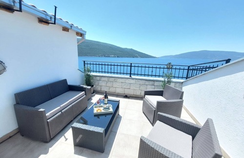 Kumbor Apartment | Villa Apartments Kumbor President - Three Bedroom Apartment With Sea View (Astarea)