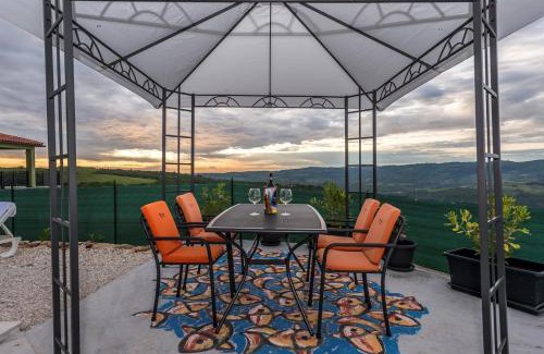 Vizinada Villa | Villa Art House with Pool