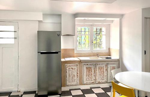 Riou - Petit Juas - Av de Grasse Apartment | VILLA ARVOR CANNES Appartement indépendant en bas de maison