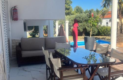 Metamorfosi Hotel | Villa Askamnia and Suites