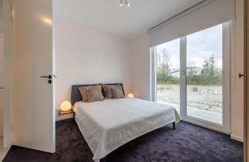 Kamperland House | Villa at Veerse Meer with Lake Views, cleaning included
