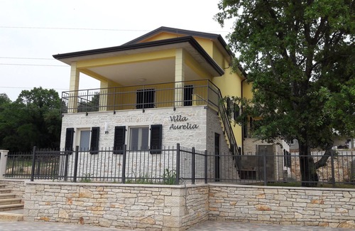 Mugeba House | Villa Aurelia House 1 in Porec with private garden