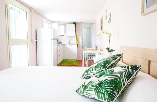 Quartu Sant'Elena Apartment | Villa Aurelia - Modern Seafront Studio Apartment