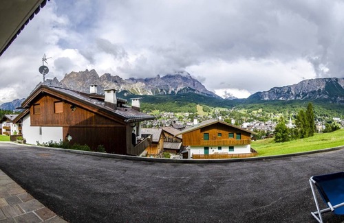 Cortina d'Ampezzo Apartment | Villa Aurora