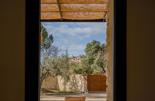 Gordes Villa | Villa AVA, heated pool & exceptional view, 5 min walk from Gordes