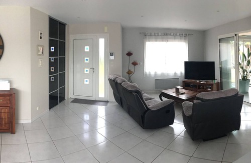 Loue Villa | Villa Avec Piscine Chauffée Proche Circuit des 24h
