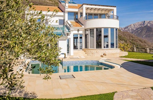 Vitici Villa | Villa Aventurine with Private Pool
