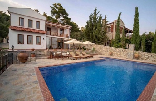Mesudiye Villa | Villa Aylin- 3 br w/sea view and heated pool