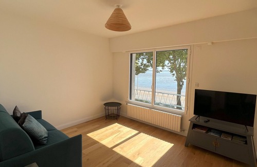 Saint-Nazaire Apartment | Villa Aziliz - Large Appartement Face Mer