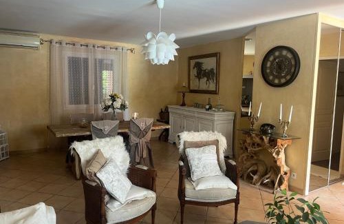 Bagnols-en-Foret Villa | Villa Bagnols en forêt