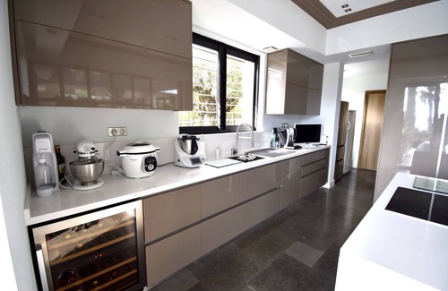 Guerrevieille Villa | Villa BAHAMAS, facing St Tropez, beaches 100 m'away