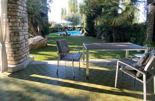 Colombare Villa | Villa Bionda - Relax in the private pool facing the lake