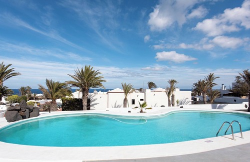 Charco del Palo Apartment | Villa Blanca, FKK Apartment Nr. 1 in Charco del Palo mit Schwimmbad, Meernähe