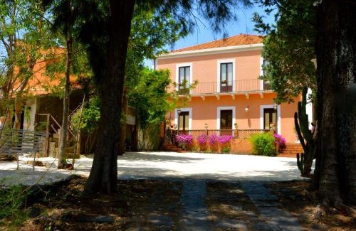 Viagrande Apartment | Villa Bonaccorso - antica e maestosa villa con piscina ai piedi dell'Etna