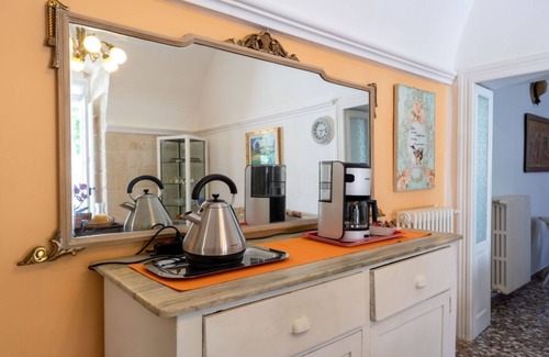 Cozzana Apartment | Villa Boschetti - Apt Bouganville