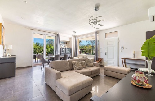 Francavilla Fontana Apartment | Villa Bouganville by Perle di Puglia
