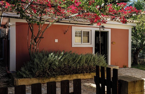 Alonia Villa | VILLA BOUGAINVILLEA | ILYESSA COTTAGES