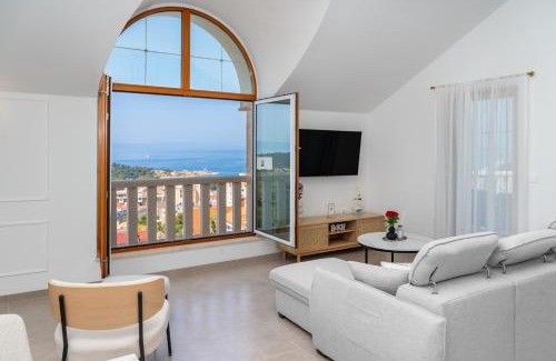 Makarska House | Villa Božica - sea view stone villa with free parking