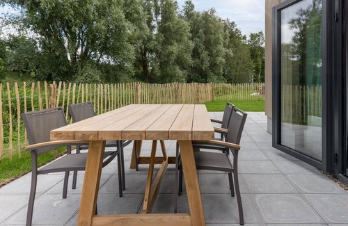 Wolphaartsdijk Villa | Villa by Lake Veere with Modern Amenities