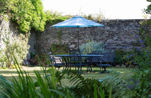 Broughty Ferry Villa | Villa by the Sea; Escape the Ordinary