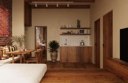 Hai Ba Trung Apartment | Villa Céleste Elegance-Central French Charm-Jacuzzi-Free Airport