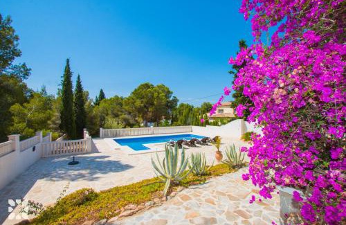 Urbanitzacio la Fustera Villa | Villa California by Abahana Villas
