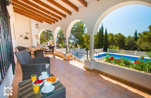Urbanitzacio la Fustera Villa | Villa California by Abahana Villas