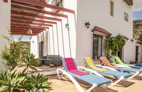 Alora Villa | Villa "Caminito del Rey" with Mountain Views, Pool, Garden, Air Conditioning and Wi-Fi