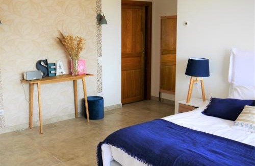 Pinarellu Villa | VILLA CARAMONTINU SERENA à Pinarello, proche plage, vue mer, piscine chauffée