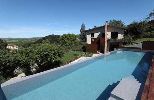 Barolo Apartment | Villa Carla Barolo: Vignarionda Suite
