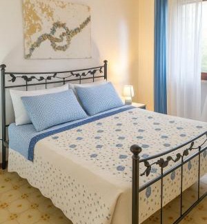 Sperlonga Apartment | Villa Carla con passaggio privato al mare e posto auto