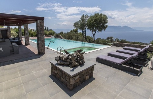Kontos Villa | Villa Carolina in Aegina, Greece by Olive Villa Rentals | 30min by ferry!