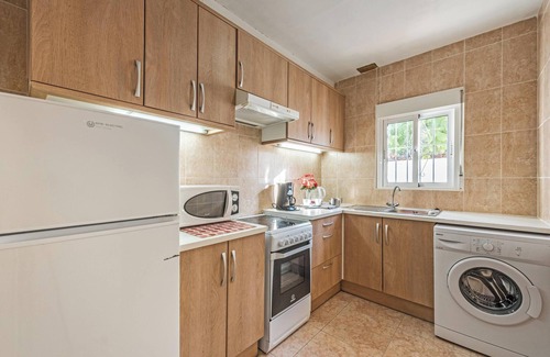 Torrevieja Villa | Villa "Casa Abuelita" with Private Pool, Garden, Terrace, A/C & Wi-Fi