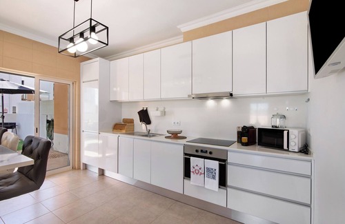 Silves Villa | Villa 'Casa Barros' with Mountain View, Wi-Fi and Air Conditioning