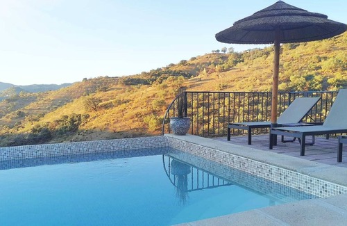 Colmenar Villa | Villa Casa Carrasco with Mountain View, Pool & Wi-Fi