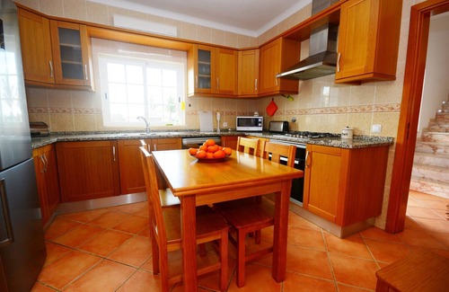 Monte Raposo Villa | Villa Casa das Amendoeiras, a lovely 4 bedroom villa with private pool