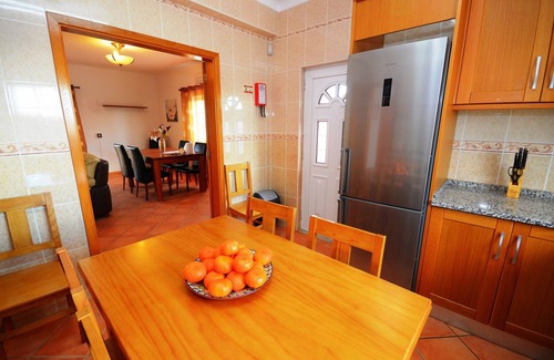 Monte Raposo Villa | Villa Casa das Amendoeiras, a lovely 4 bedroom villa with private pool