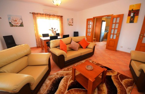 Monte Raposo Villa | Villa Casa das Amendoeiras, a lovely 4 bedroom villa with private pool