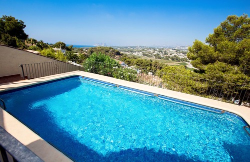 Paichi Villa | Villa Cezanne, Sea Views, private pool, breezes, WIFI, close to new ALDI