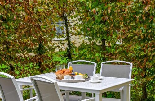 Baden Villa | Villa Château De Kergonano- dans l'Orangerie-4 by Interhome