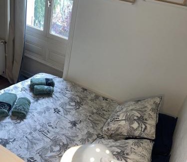 Brive-la-Gaillarde Apartment | Villa Chadourne - Le Maitre du Navire - Spacieux Studio