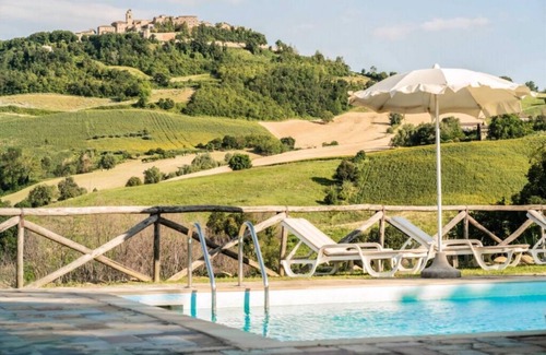 Montedinove Villa | Villa Checco by MMega