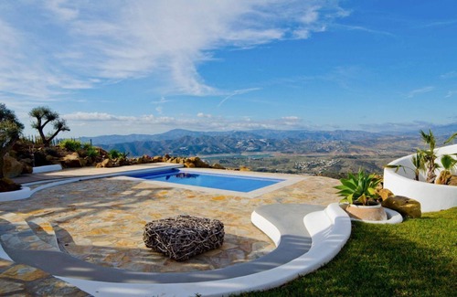 Canillas de Aceituno Villa | Villa Chepita - Four Bedroom Villa, Sleeps 8