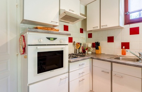 Sommieres Villa | Villa 'Chéri' with Shared Pool, Wi-Fi and Air Conditioning