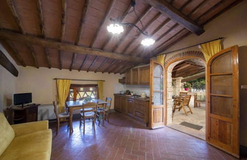 Panzano in Chianti Villa | Villa Chianti | Luxury Pool, Jacuzzi Tub, Sauna and Chromoterapy