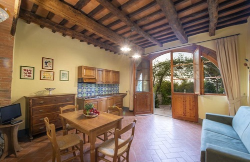 Panzano in Chianti Villa | Villa Chianti | Luxury Pool, Jacuzzi Tub, Sauna and Chromoterapy