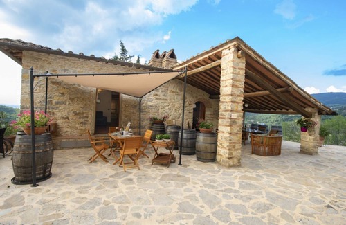Panzano in Chianti Villa | Villa Chianti | Luxury Pool, Jacuzzi Tub, Sauna and Chromoterapy