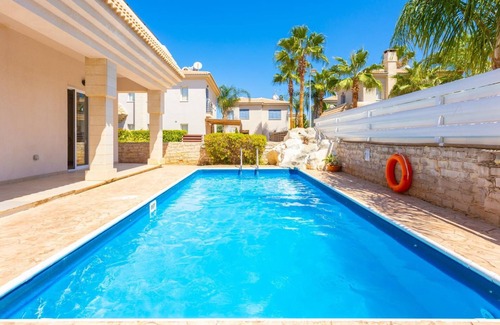 Kapparis Villa | Villa Claudia - Three Bedroom Villa, Sleeps 6