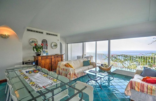 Arienzo Villa | Villa Cleopatra Grande: An elegant and welcoming two-story villa built sheer above the sea, with Free WI-FI.
