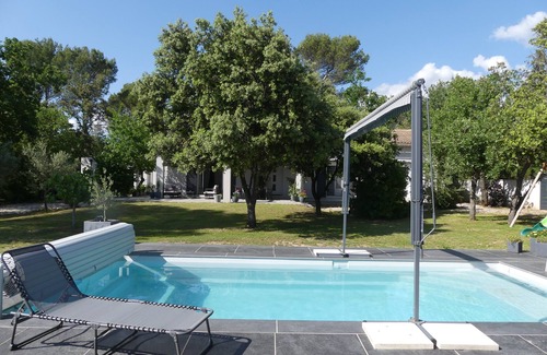 Saint-Didier Villa | Villa Climatisée Avec Piscine Pour 6 Personnes sur Terrain Clos